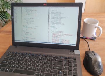 laptop met code